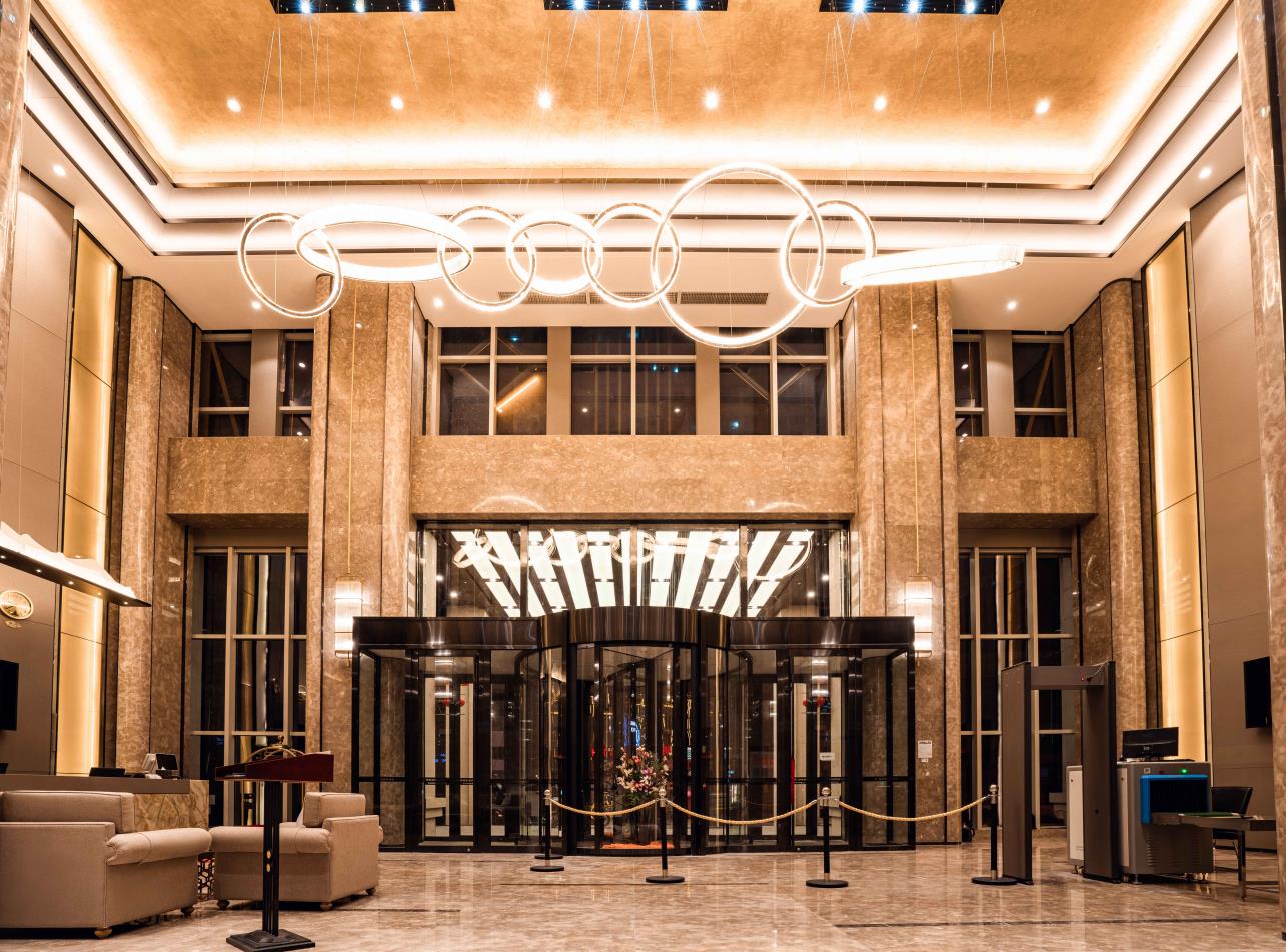 5ef47de9169fd.jpg 酒店一楼大厅.jpg